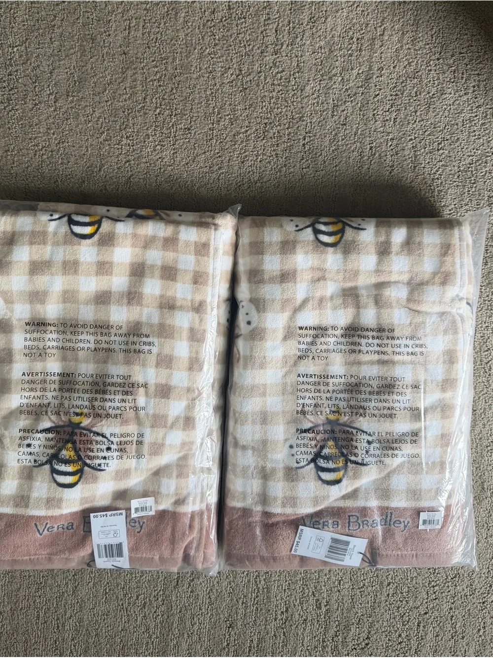 NWT Vera Bradley Oversized Bath/Beach Towels in RARE BEES BEIGE pattern